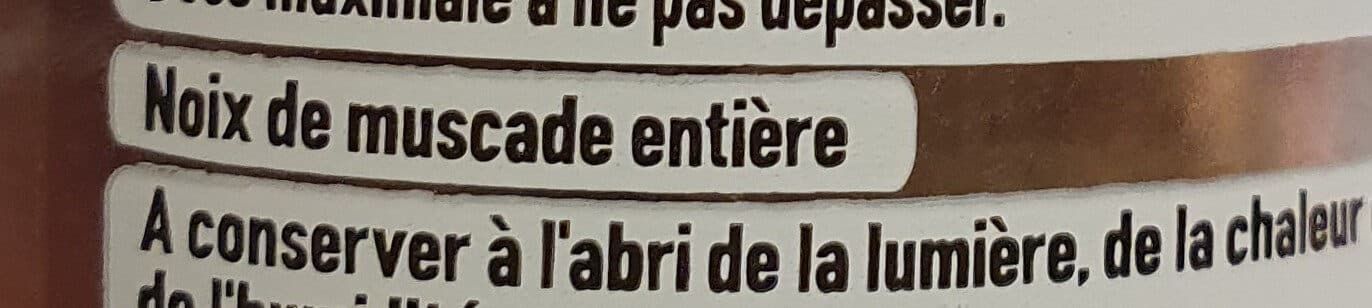 Ducros Muscade Noix entières packshot