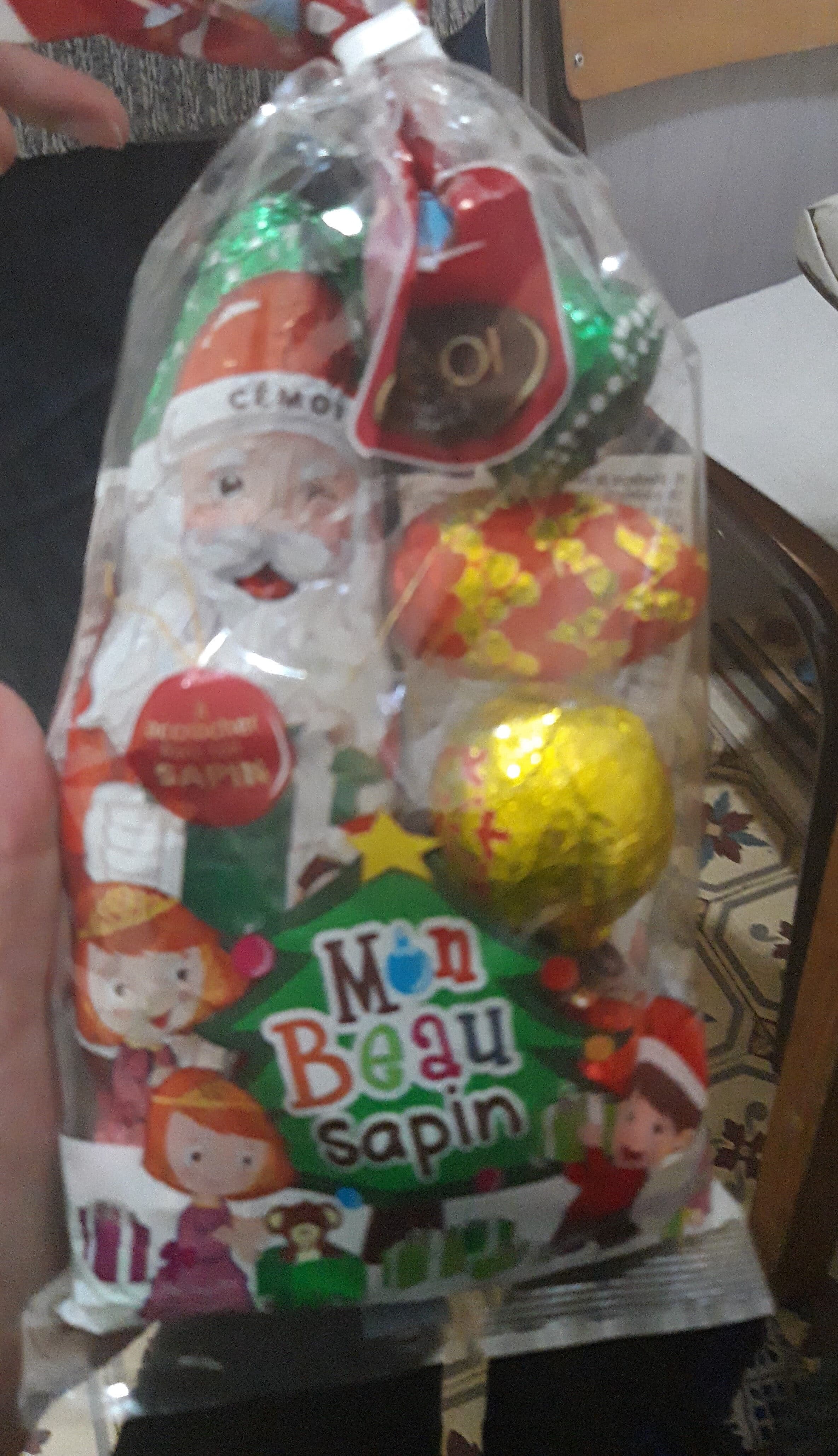 Cémoi Moulages Pere Noel et 6 decors sapin en chocolat au lait packshot