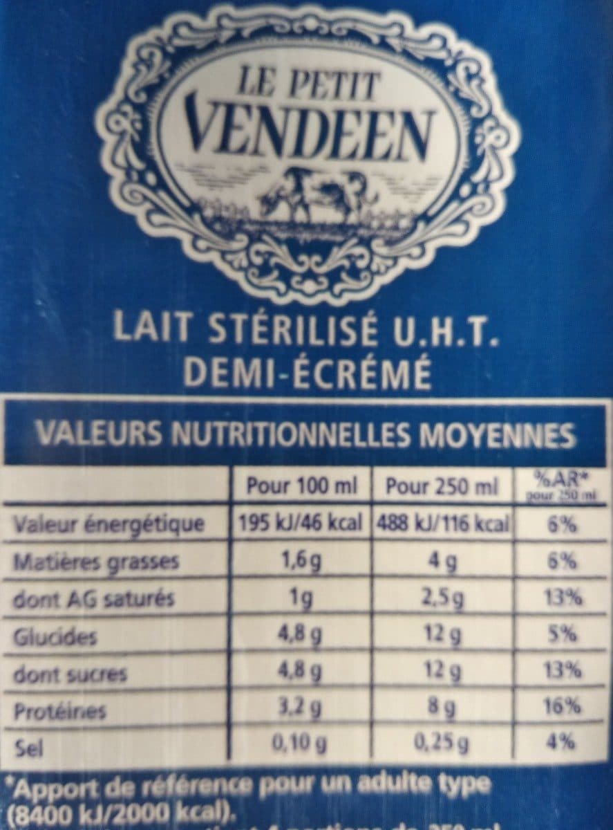 Le petit vendéen Lait U.H.T demi-écrémé packshot
