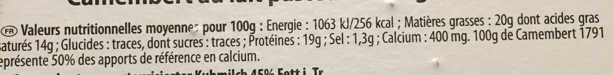1791 Camembert packshot