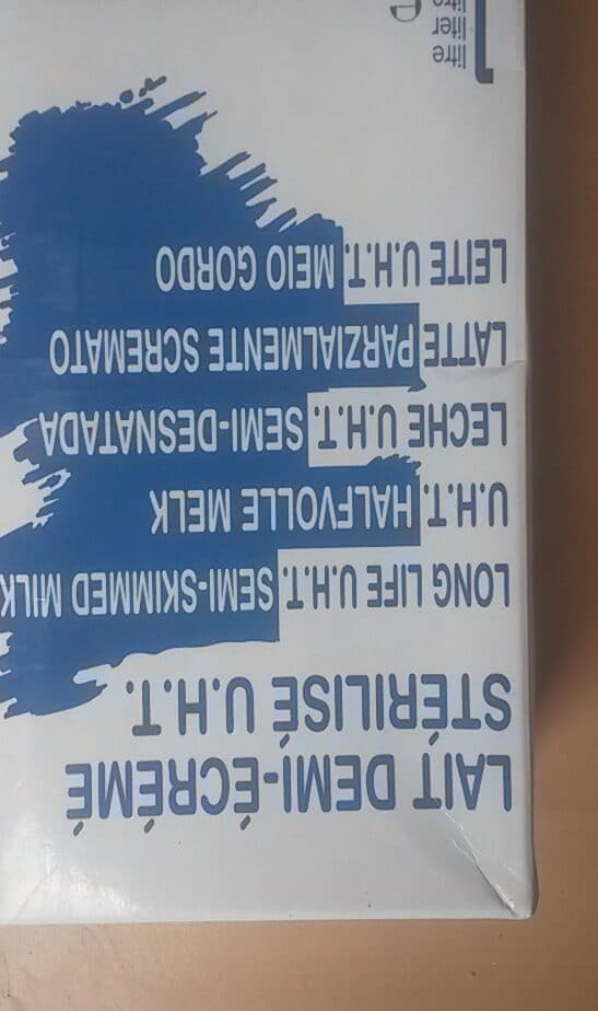 Sans marque Lait demi-écrémé stérilisé UHT packshot