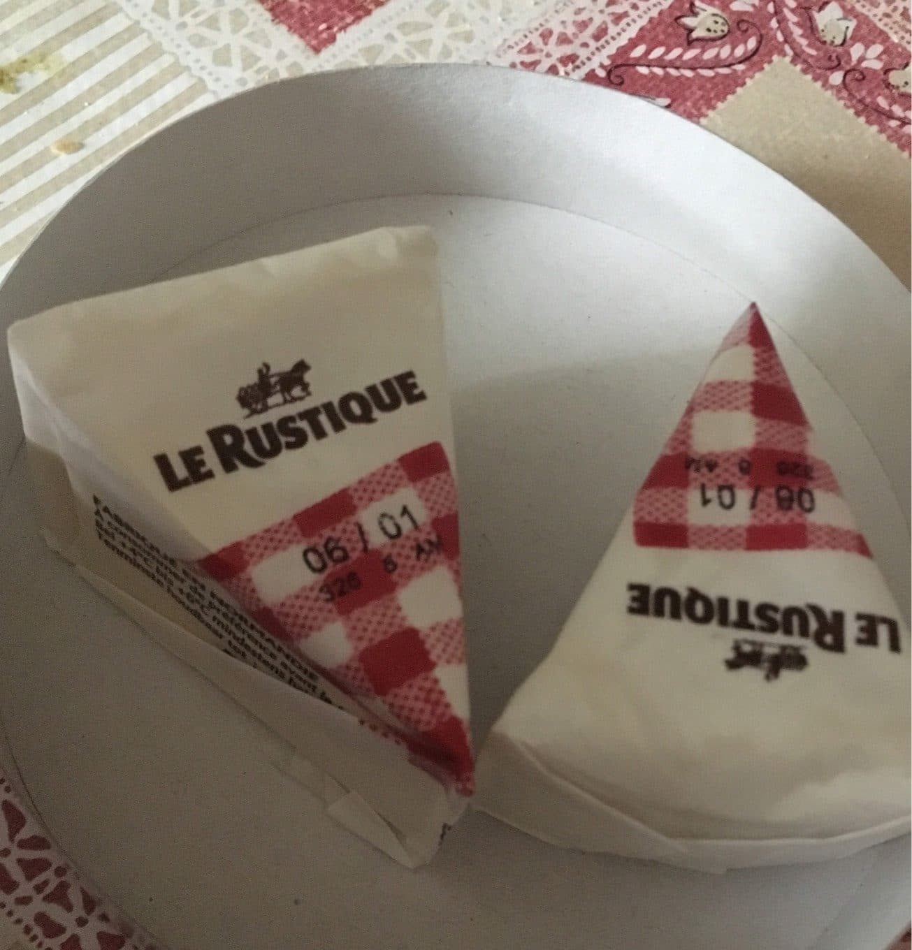 CF&R Camembert 21 % 8 / 8 packshot