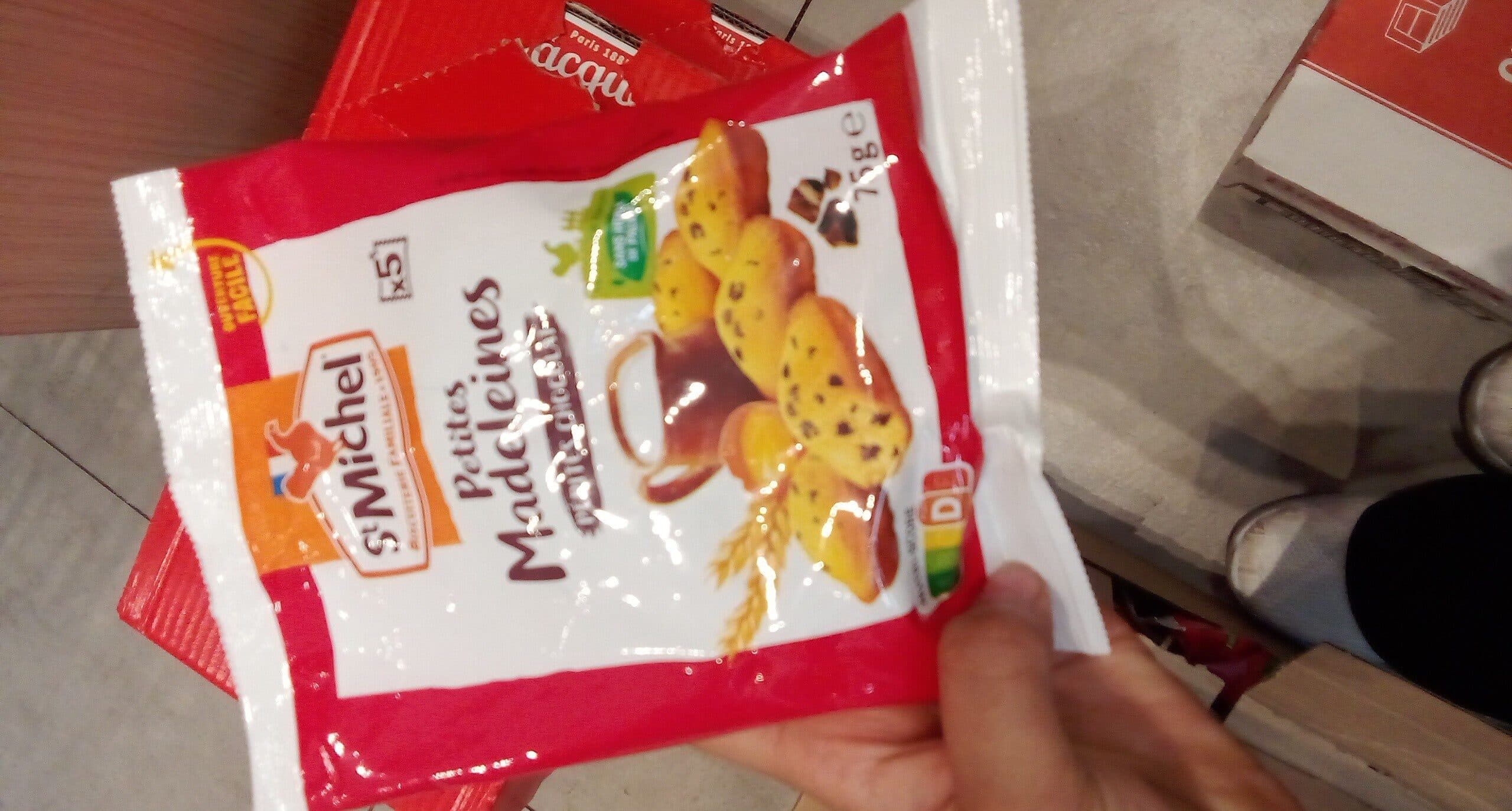 St Michel madeleines packshot