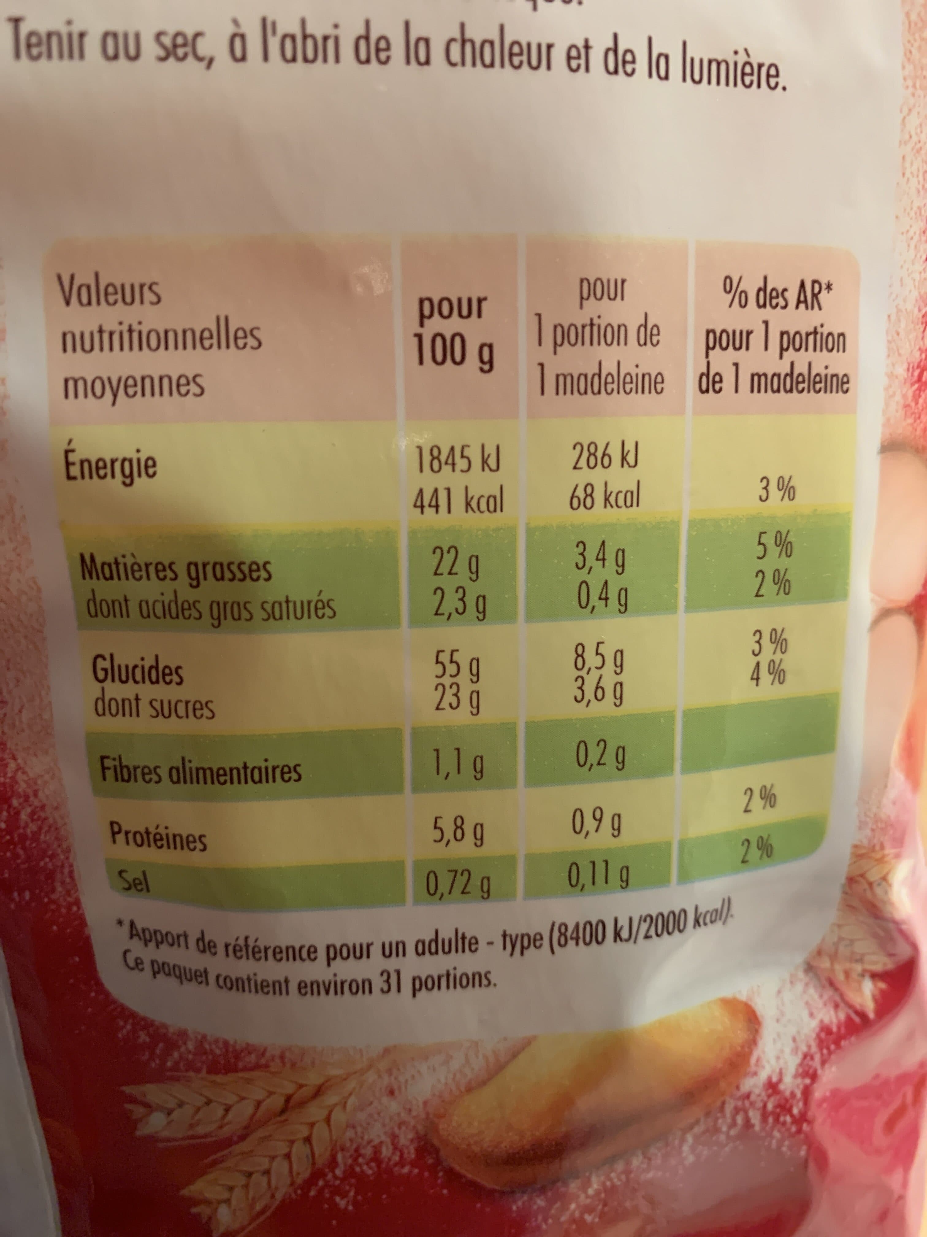 St michel Madeleines packshot