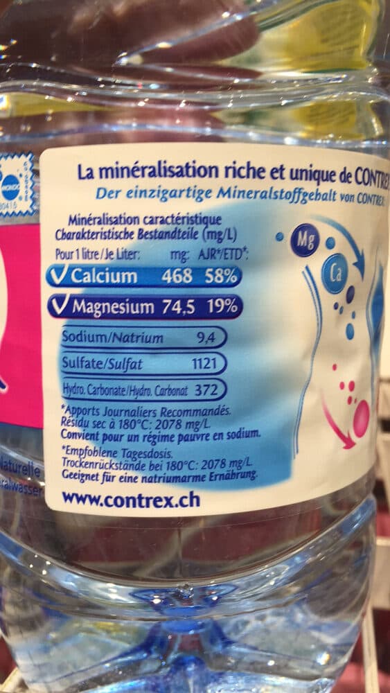 Nestlé Contrex Eau minérale packshot