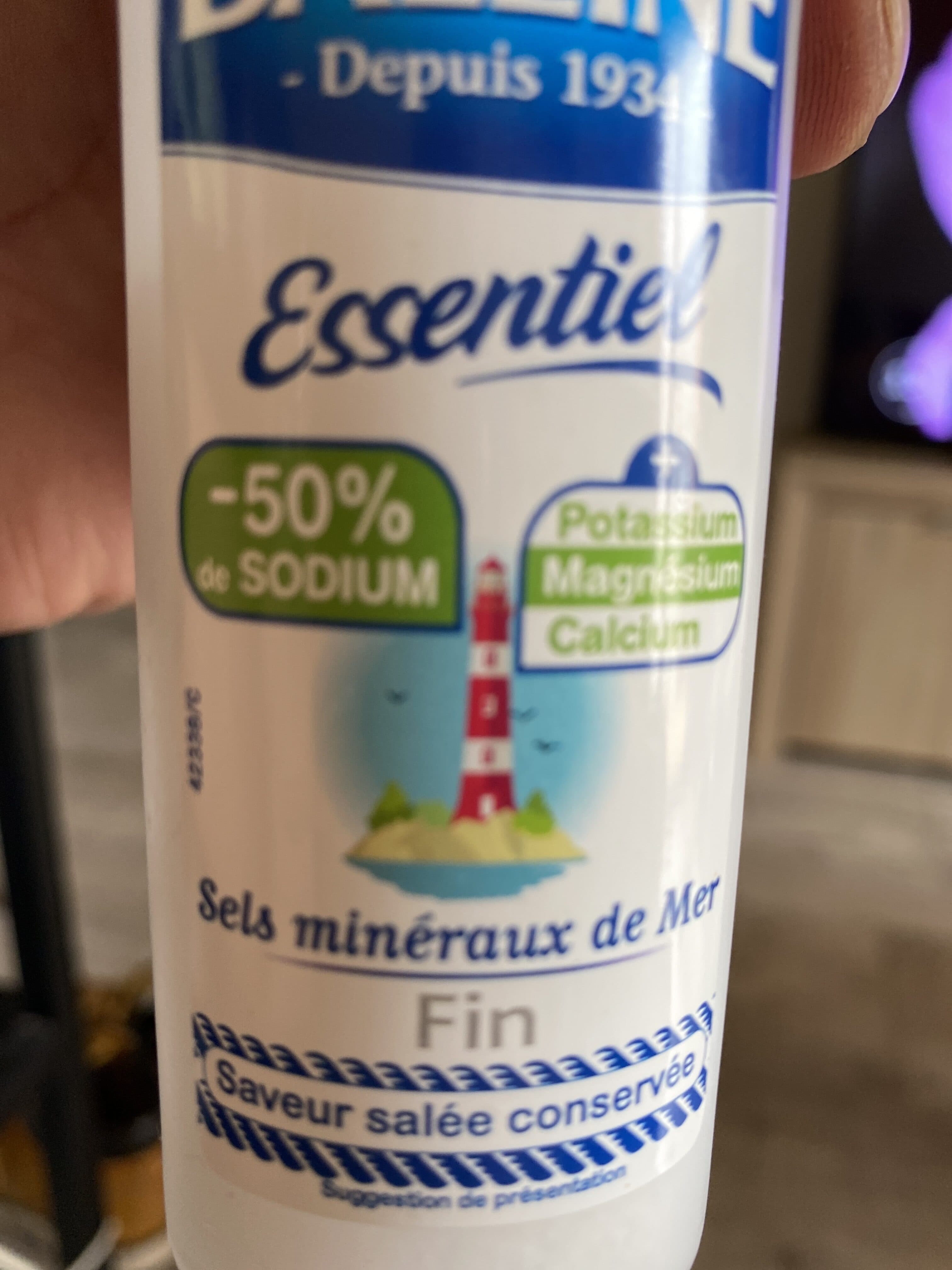 La Baleine Sel de mer extra fin iodé essentiel LA BALEINE, salière packshot