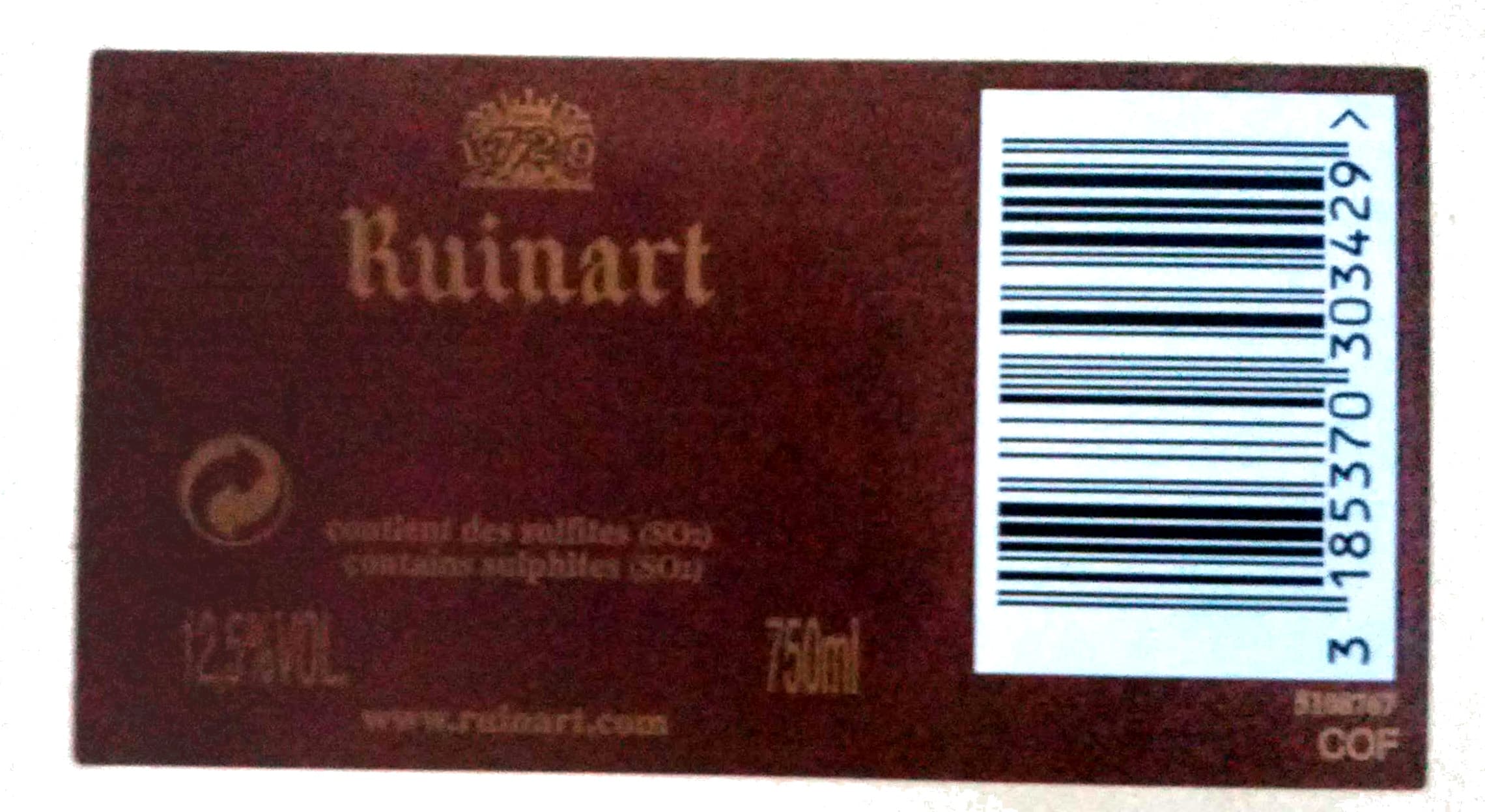 ruinart champagne packshot