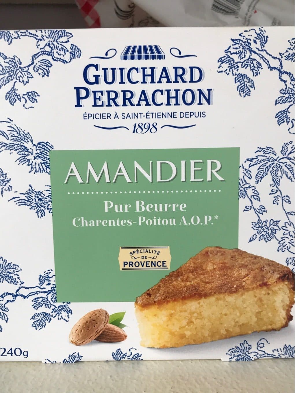 Guichard Perrachon Amandier Pur beurre CharentesPoitou A.O.P. packshot