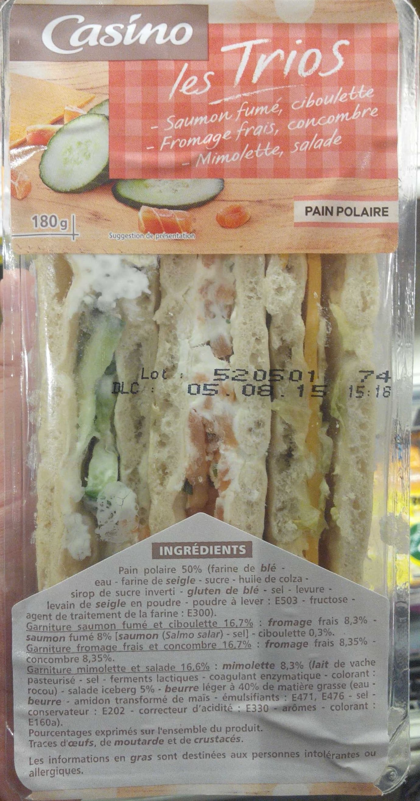 Casino Les Trios: saumon fumé, ciboulette - fromage frais, concombre - mimolette, salade / pain polaire packshot