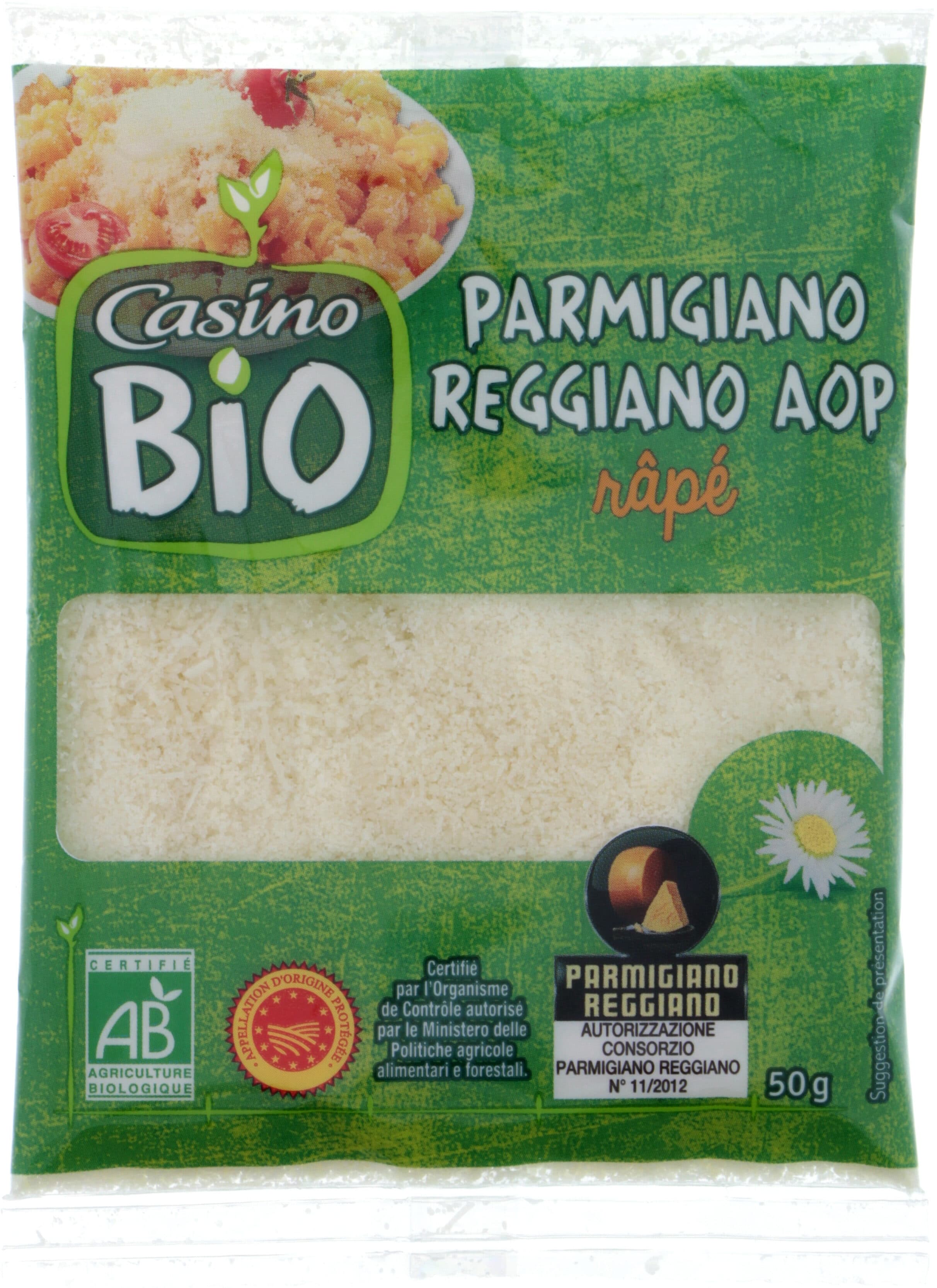 Casino Parmigiano Reggiano râpé issu de l'agriculture biologique. packshot