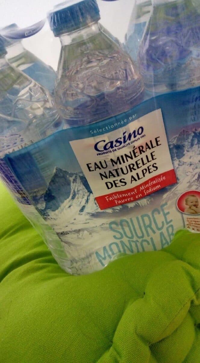 Casino Eau minérale naturelle des Aes MONTCLAR packshot