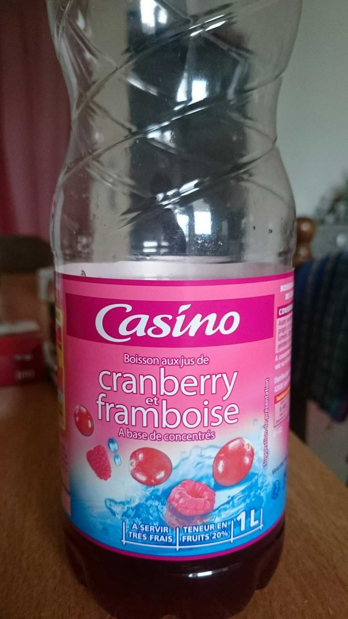 Casino Boisson aux jus de cranberry et framboise à base de concentrés packshot