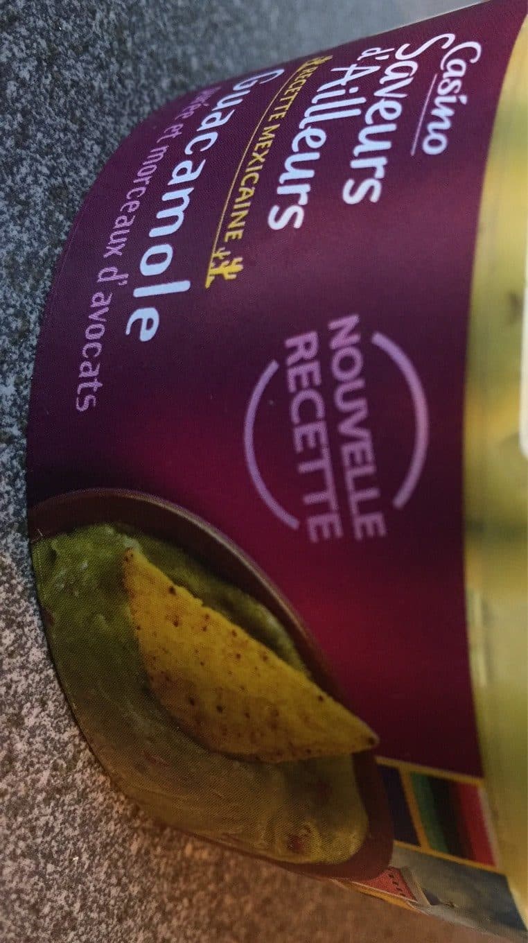 Casino Guacamole purée et morceaux d'avocats. packshot
