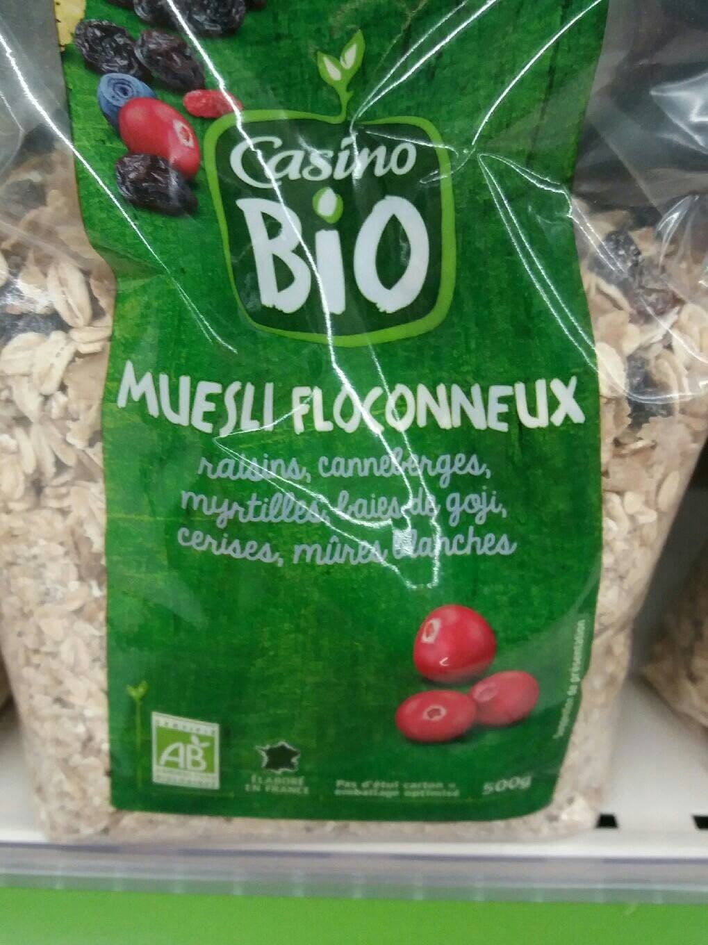 CASINO BIO Muesli floconneux raisins, canneberges, myrtilles, baies de goji, cerises, mûres blanches packshot