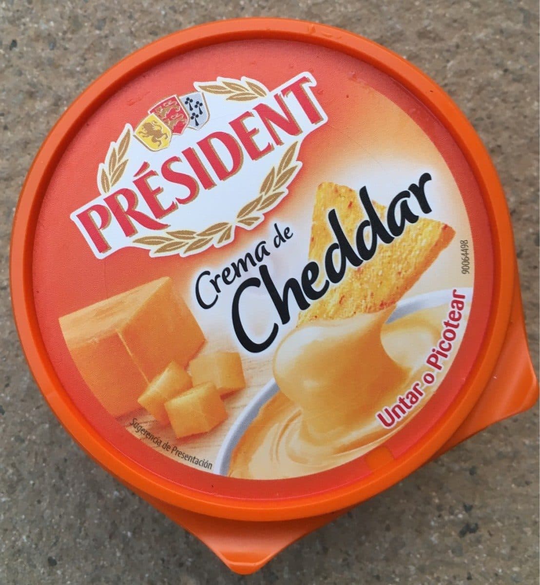 Président Cheddar packshot