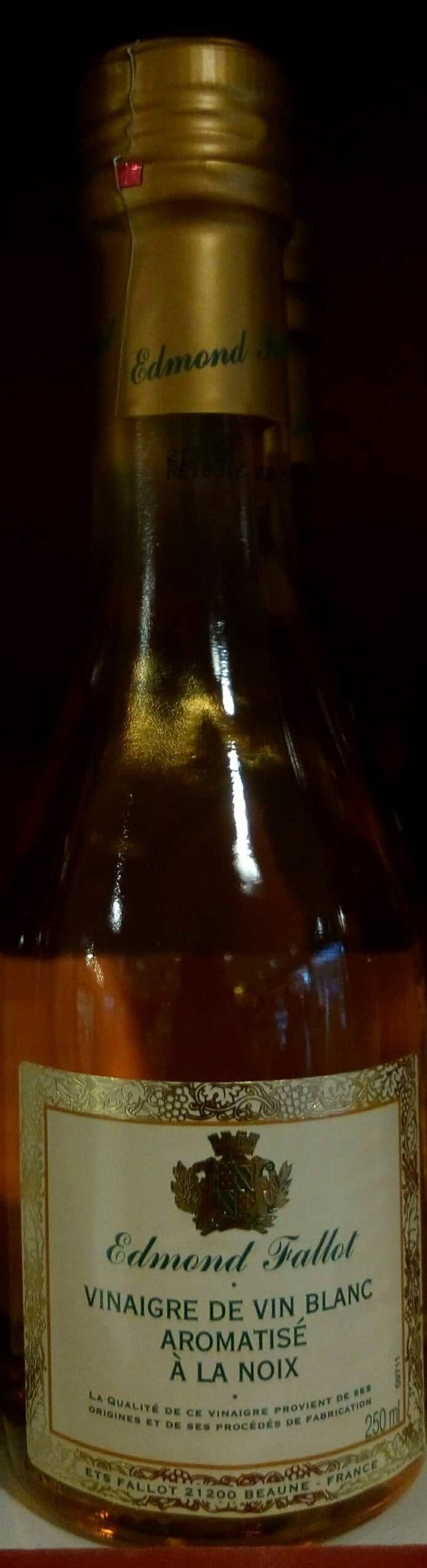 Edmond Fallot Vinaigre de vin blanc aromatisé à la noix packshot