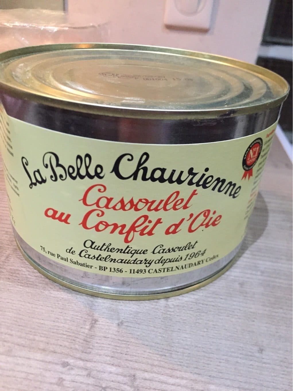La Belle Chaurienne La belle chaurienne, Cassoulet au confit d'oie et sa cassole en terre cuite , 1,580 packshot