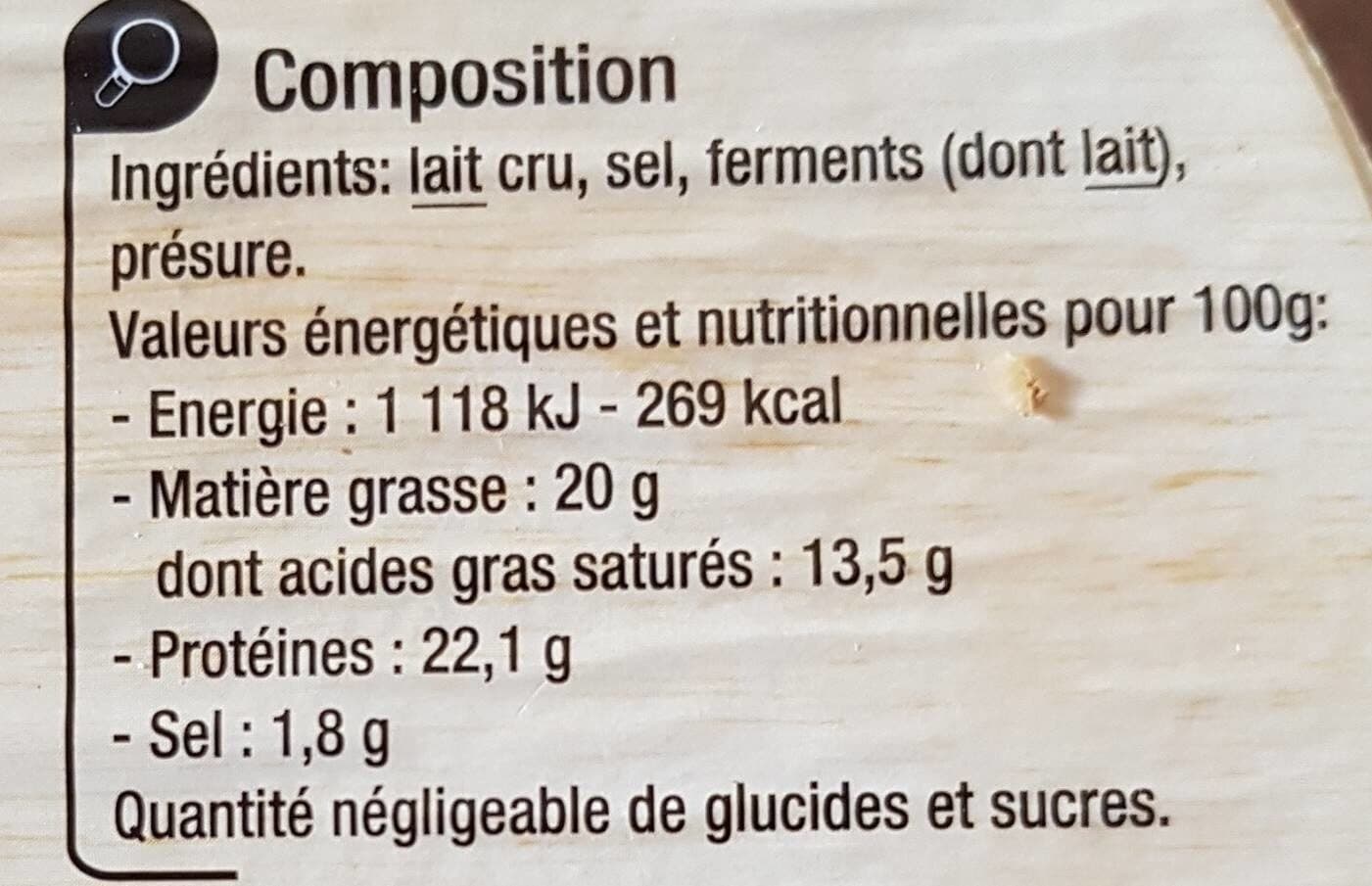 Carrefour Camembert de Normandie Appellation d'Origine Protégée Au lait cru + logo AOP packshot