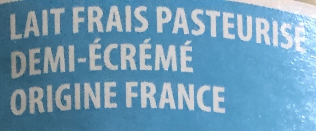 Les Mousquetaires Lait frais demi-écrémé packshot