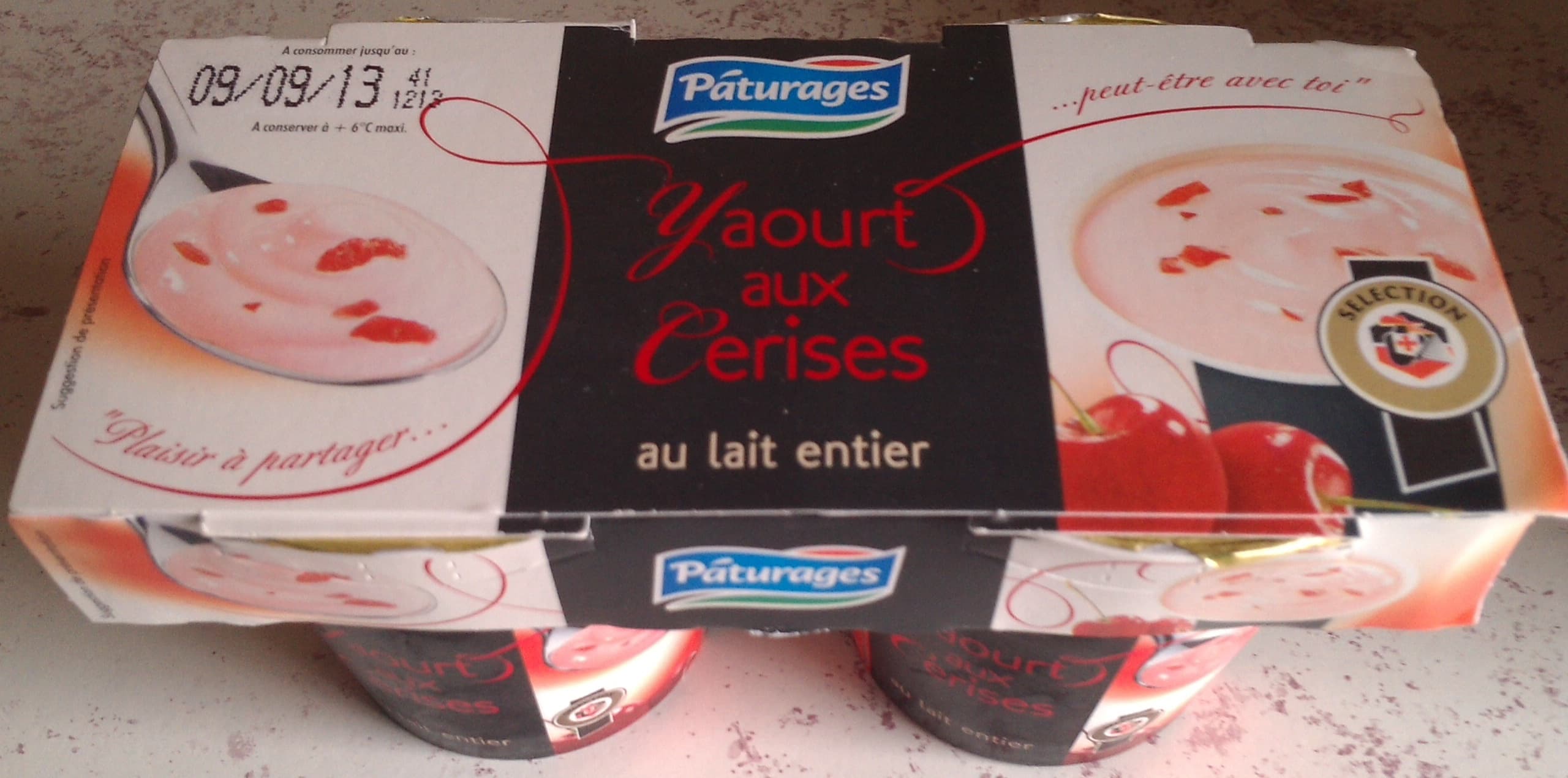 pâturages Yaourt aux cerises au lait entier packshot