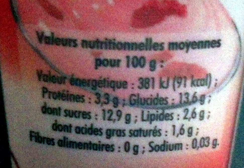 pâturages Yaourt aux cerises au lait entier packshot