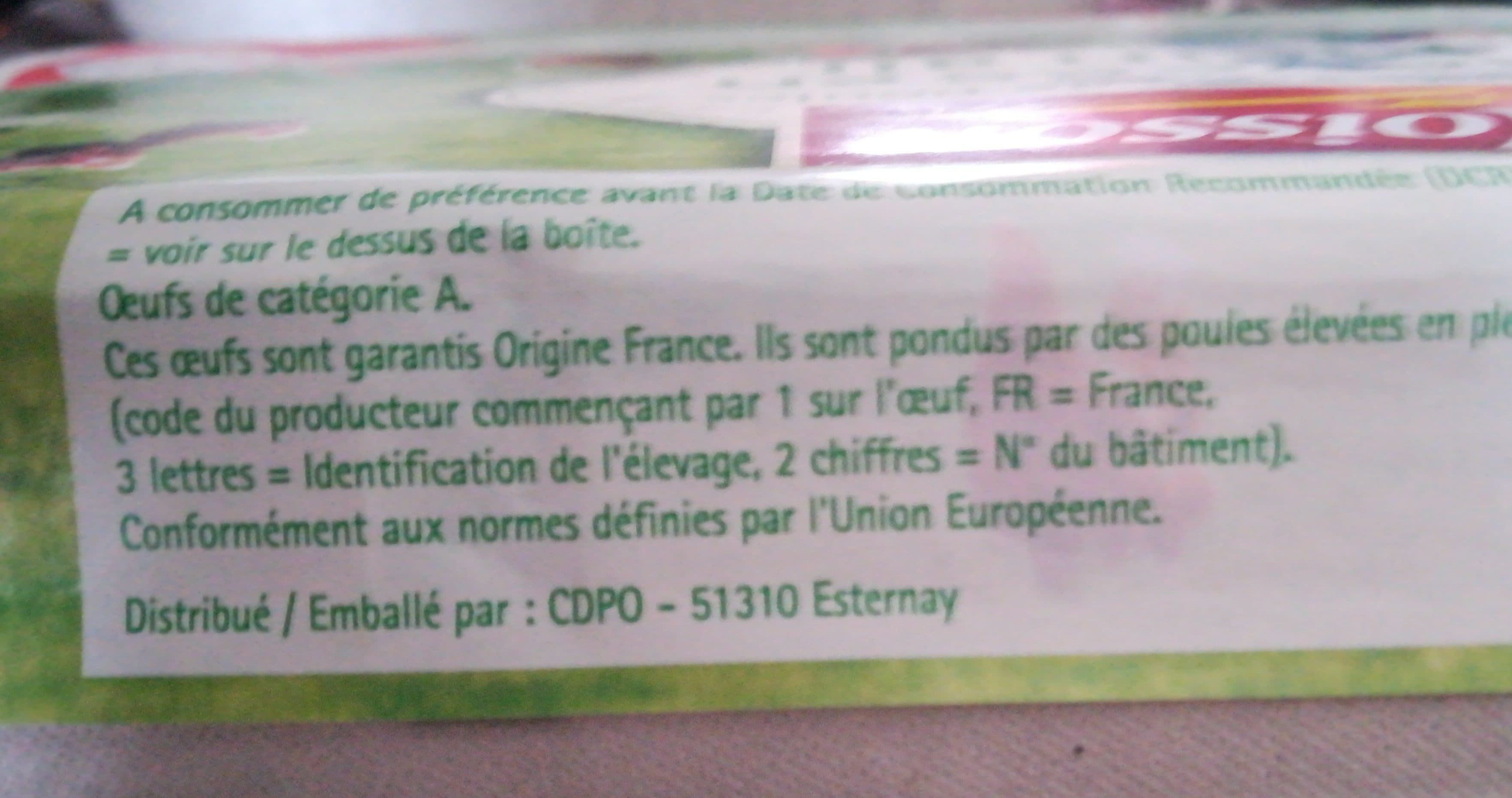 Intermarché Œufs frais moyen de poules élevées en plein packshot