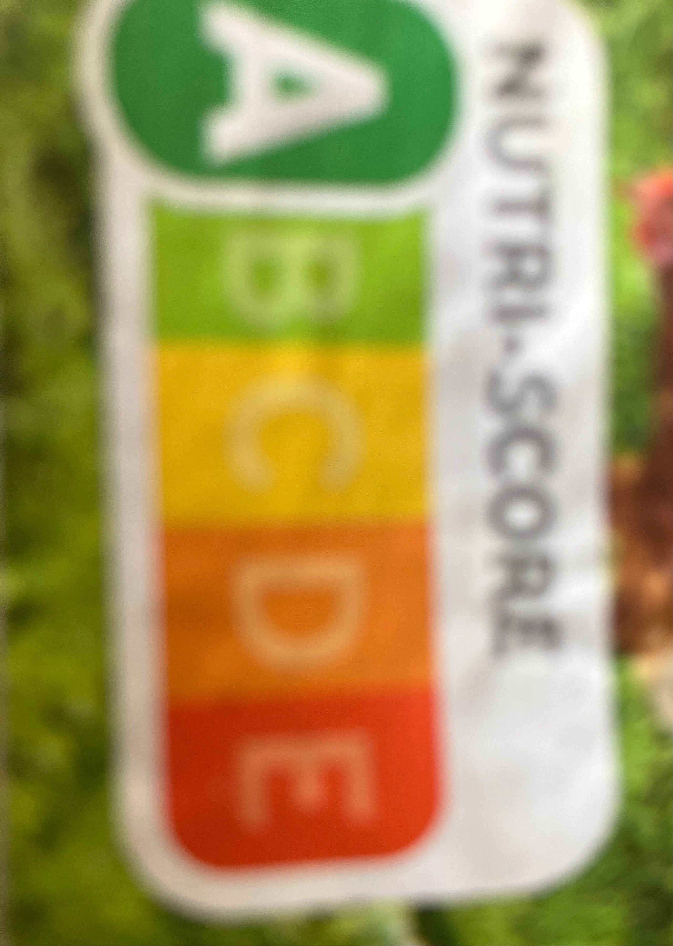 Intermarché Œufs frais moyen de poules élevées en plein packshot