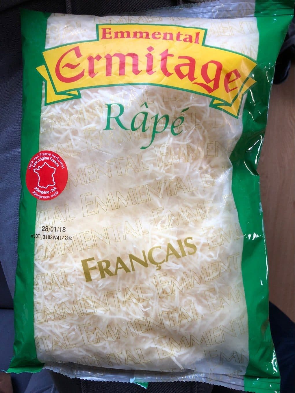 Ermitage Emmental Râpé Gros Brins 45 % packshot