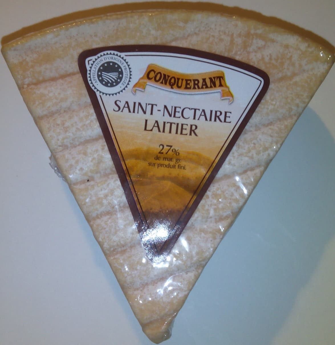 Conquerant Saint nectaire laitier packshot