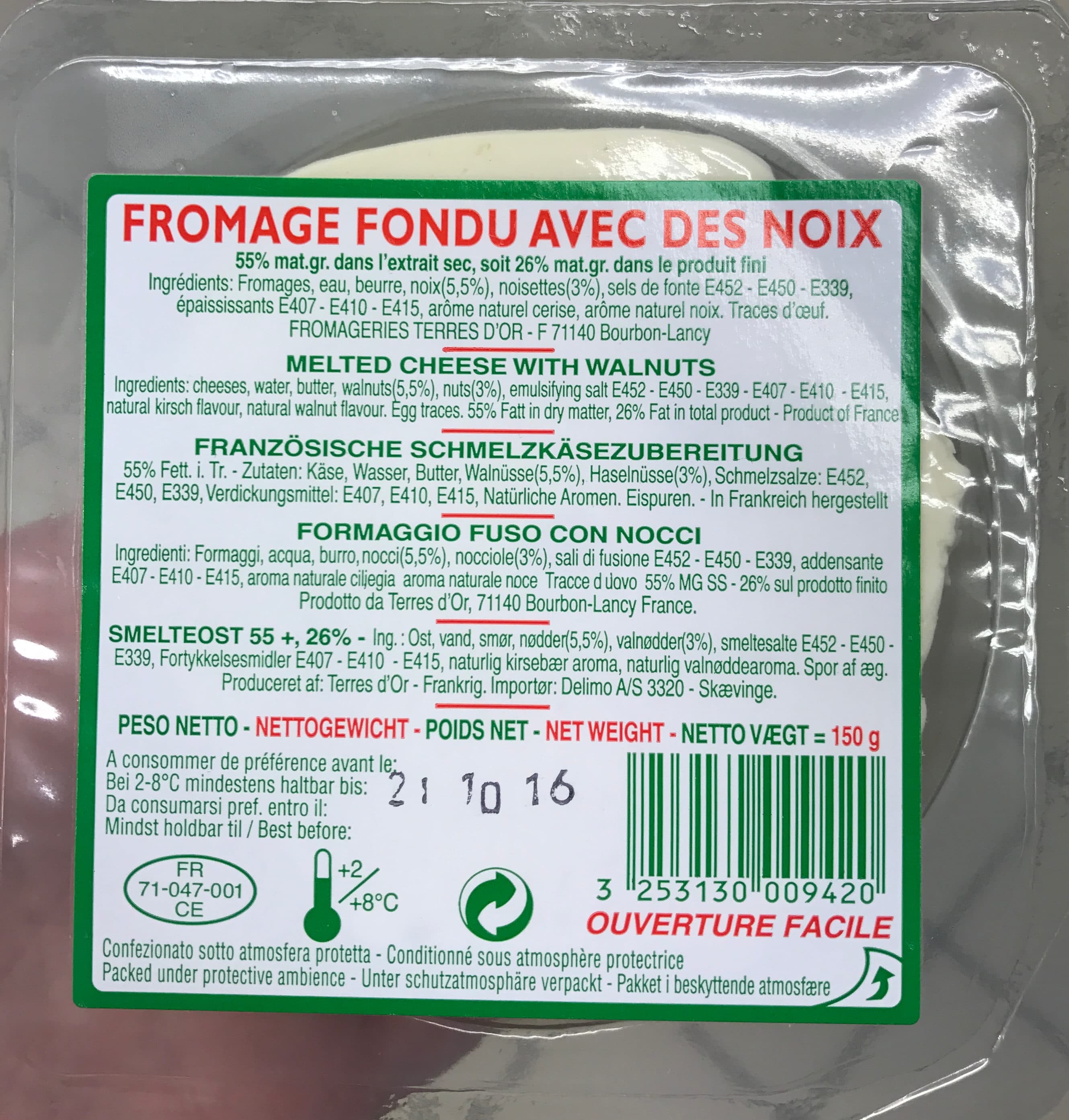 Fromageries Terres d'Or Fromage fondu avec des noix packshot