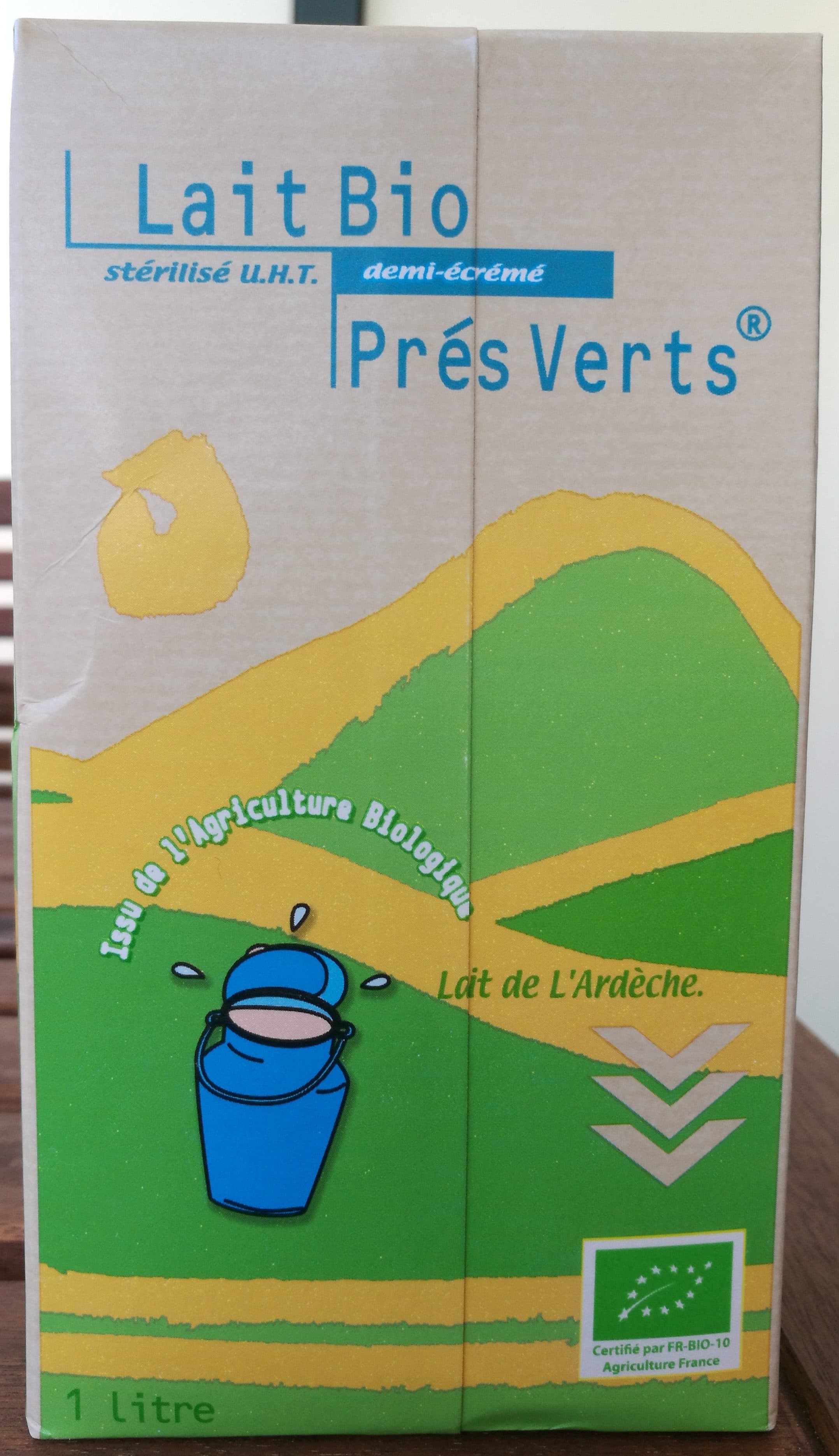 Prés Verts Lait bio demi-écremé U.H.T packshot