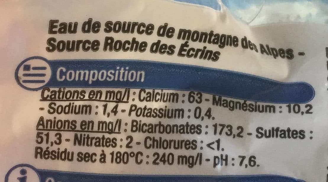 U Eau de source de montagne des Alpes packshot