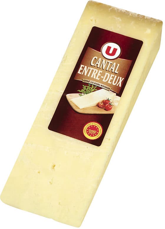 U Cantal AOP entre deux au lait pasteurisé 29% de MG packshot
