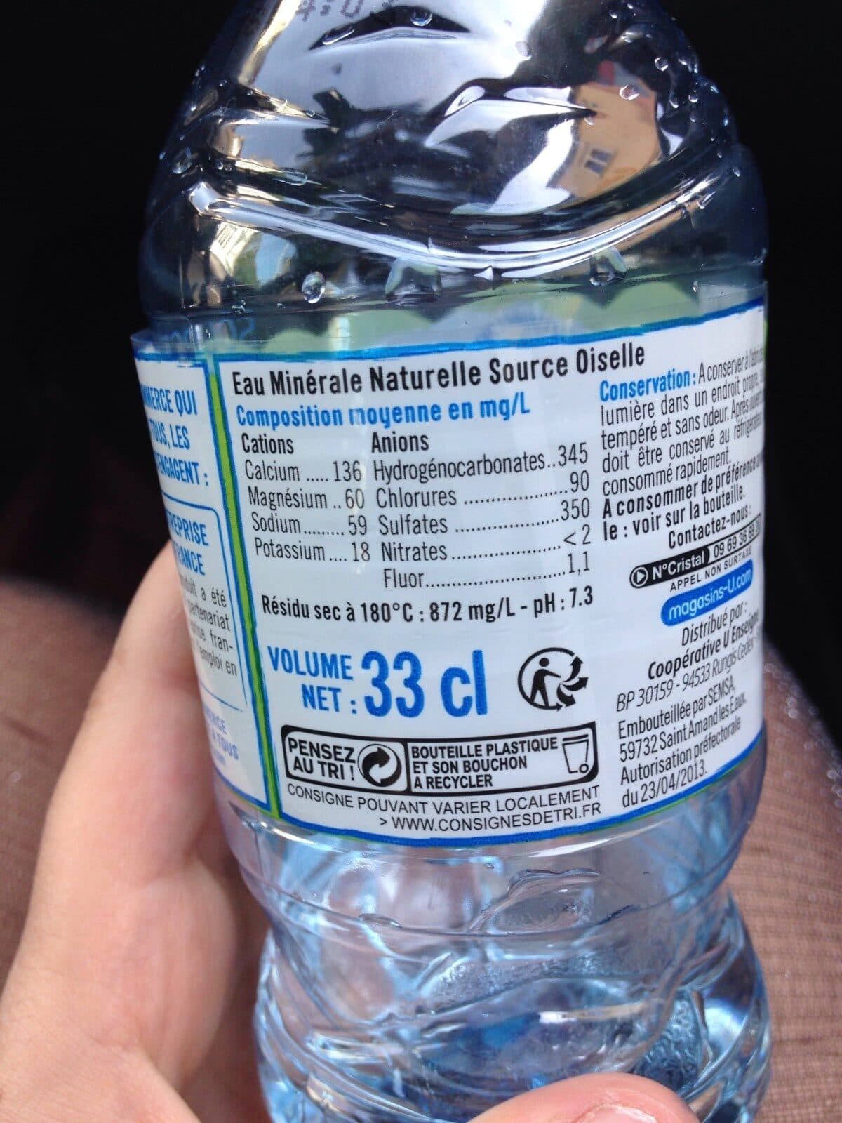 U Eau minerale naturelle packshot