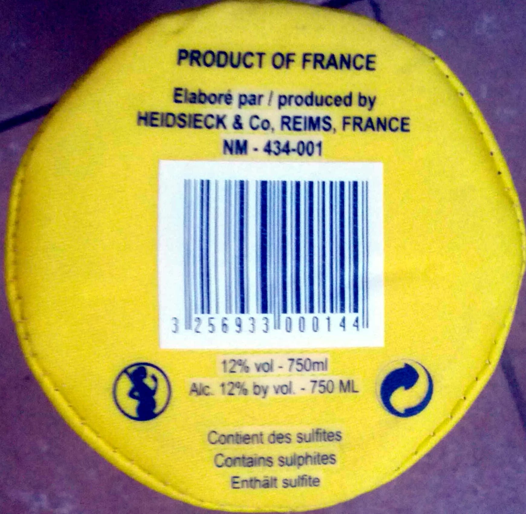 Heidseick & C° Monopole champagne packshot