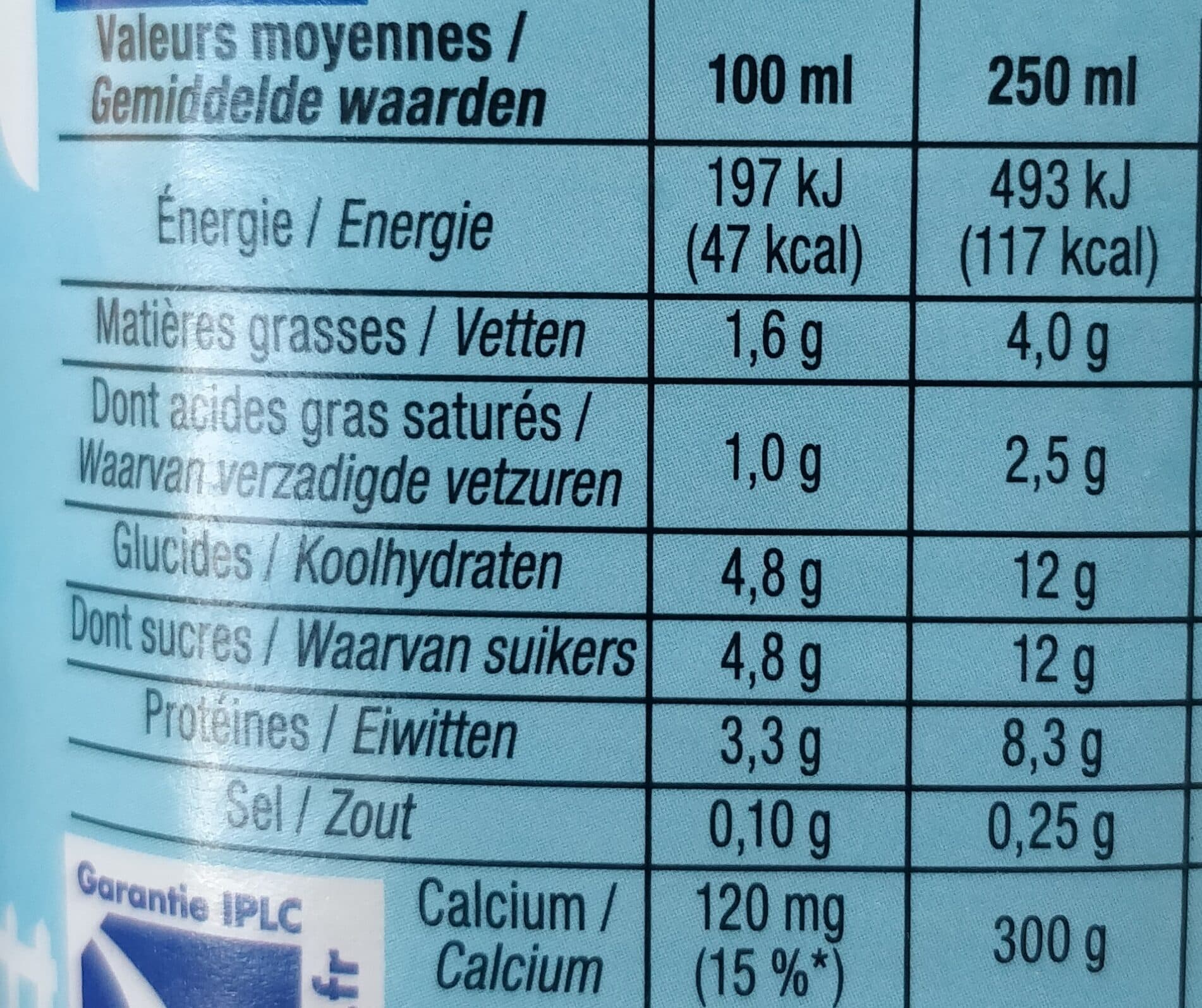 Cora Lait demi écrémé packshot