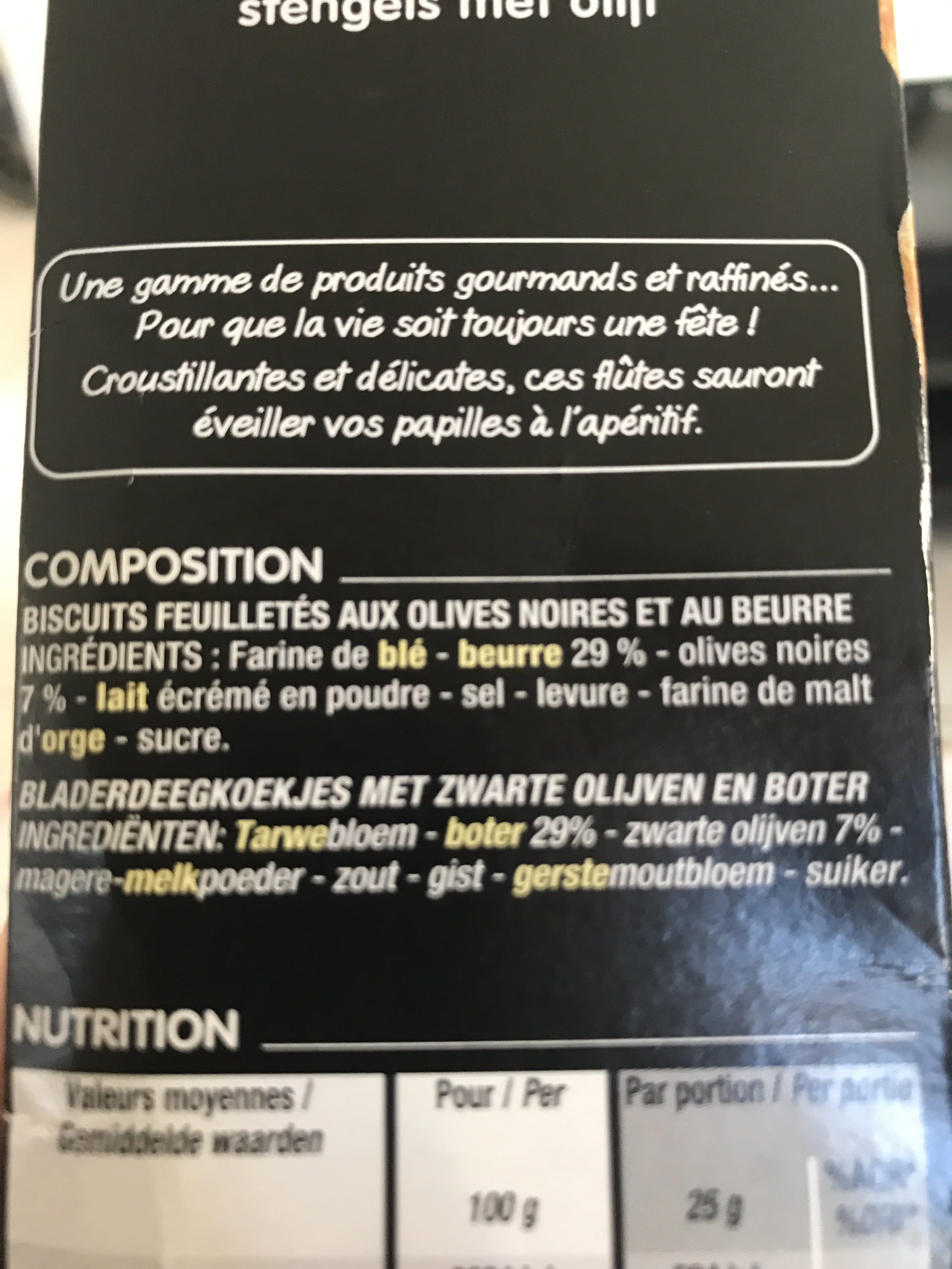 Cora Flutes olive packshot