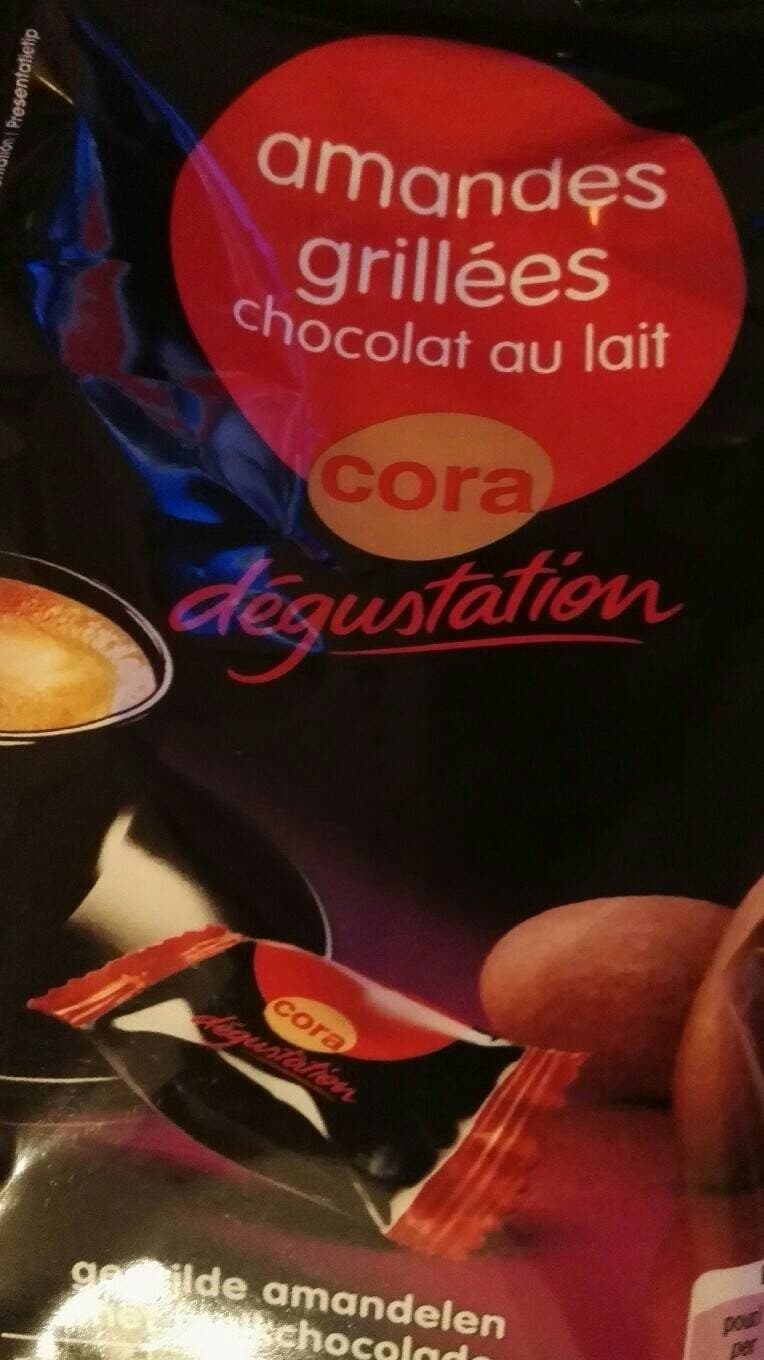 Cora Amandes Grillées Enrobées De Chocolat Au Lait. Sachets Individuels, packshot