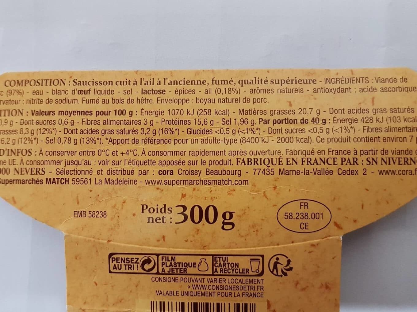 Patrimoine gourmand Saucisson ail courbe fumé packshot