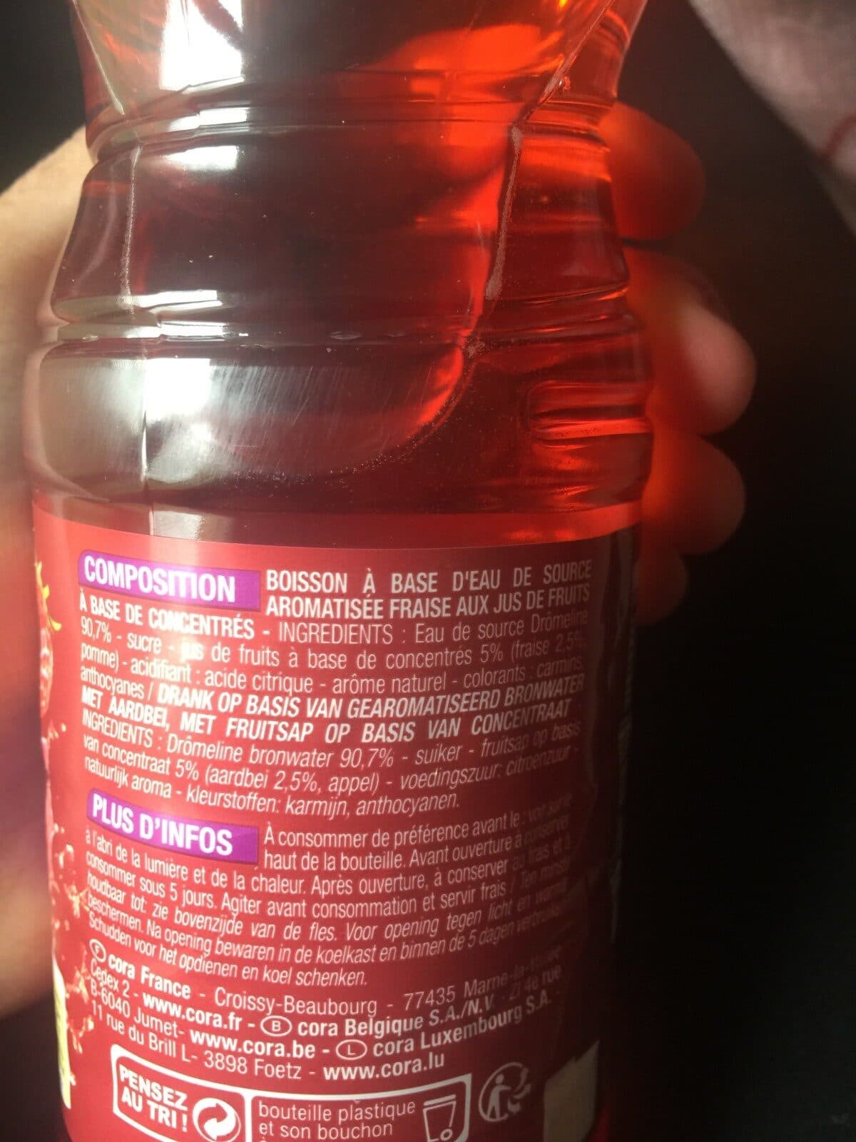 Cora eau aromatisée fraise packshot