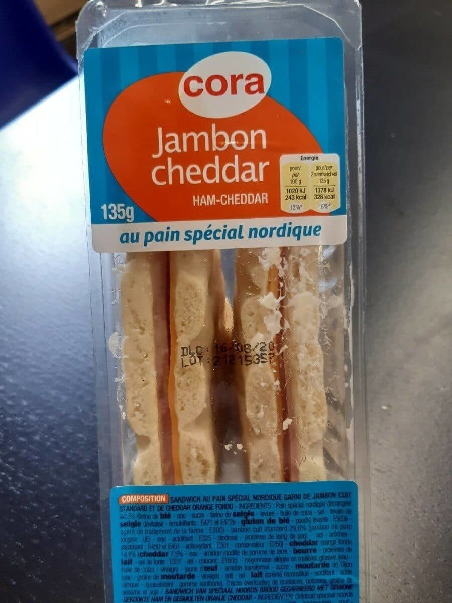 Cora Sandwich jambon cheddar packshot