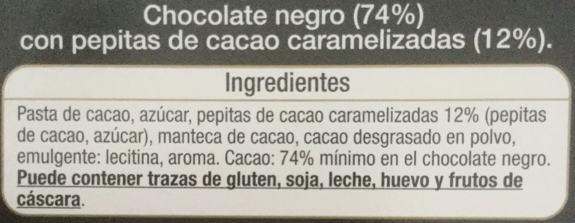 Auchan Chocolate negro 74% con pepitas de cacao caramelizadas packshot