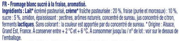 Alsace lait Fromage blanc Bibeleskaes sur lit de Fraises packshot