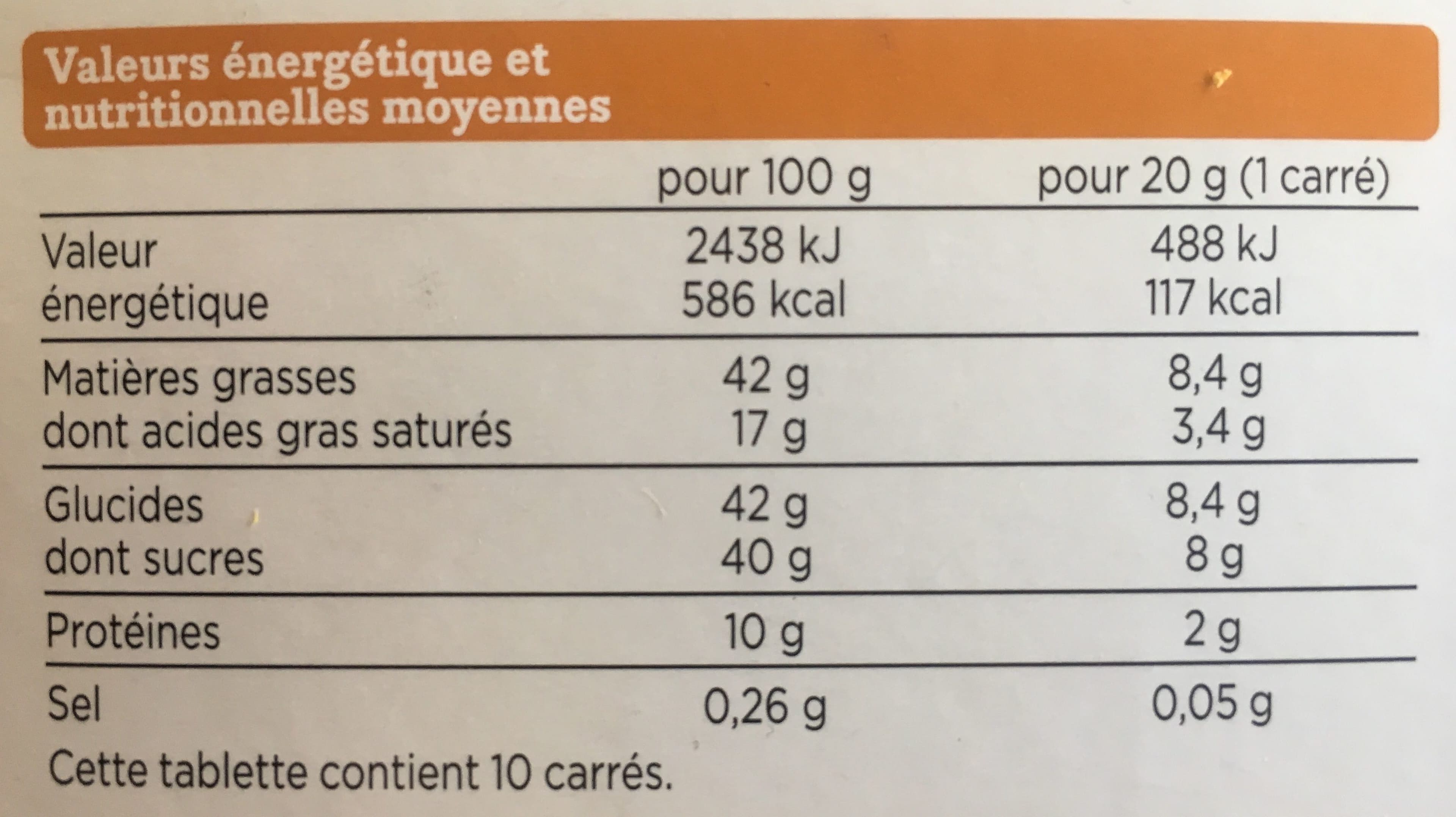 Franprix Chocolat Blanc aux Noisettes Entières Torréfiées packshot