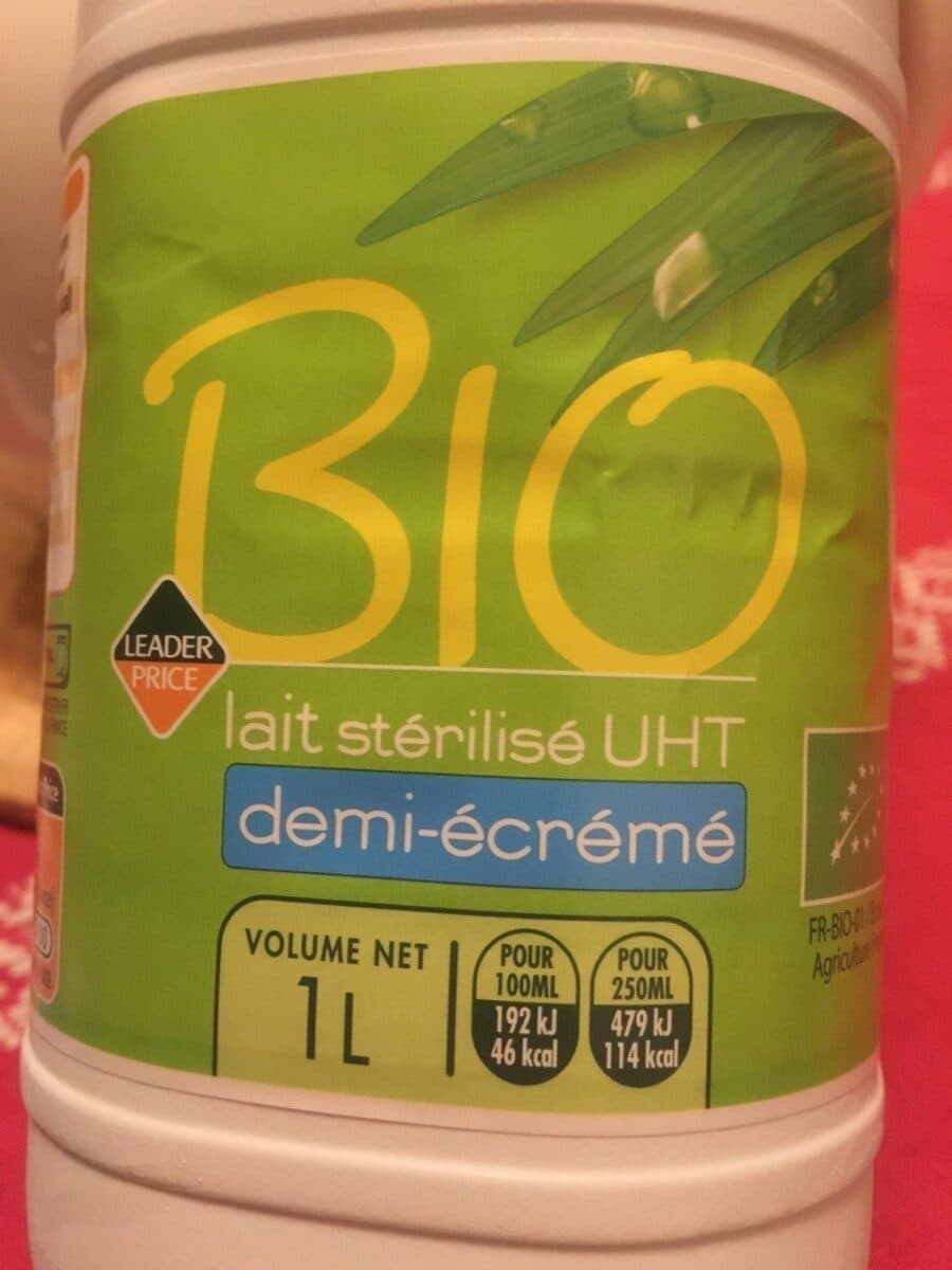 Leader Price Bio lait stérilisé UHT demi-écrémé packshot