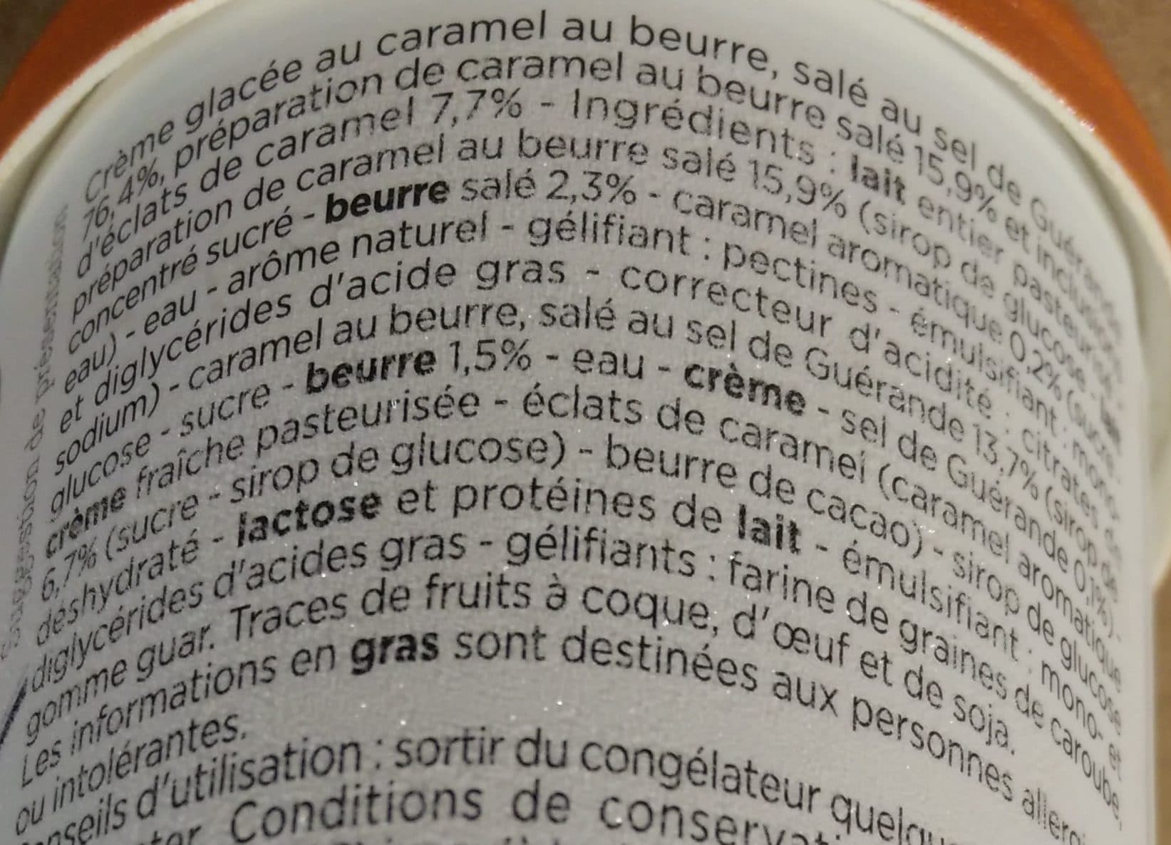 Franprix Crème Glacée Caramel, Sauce Caramel Beurre Salé et Éclats de Caramel packshot