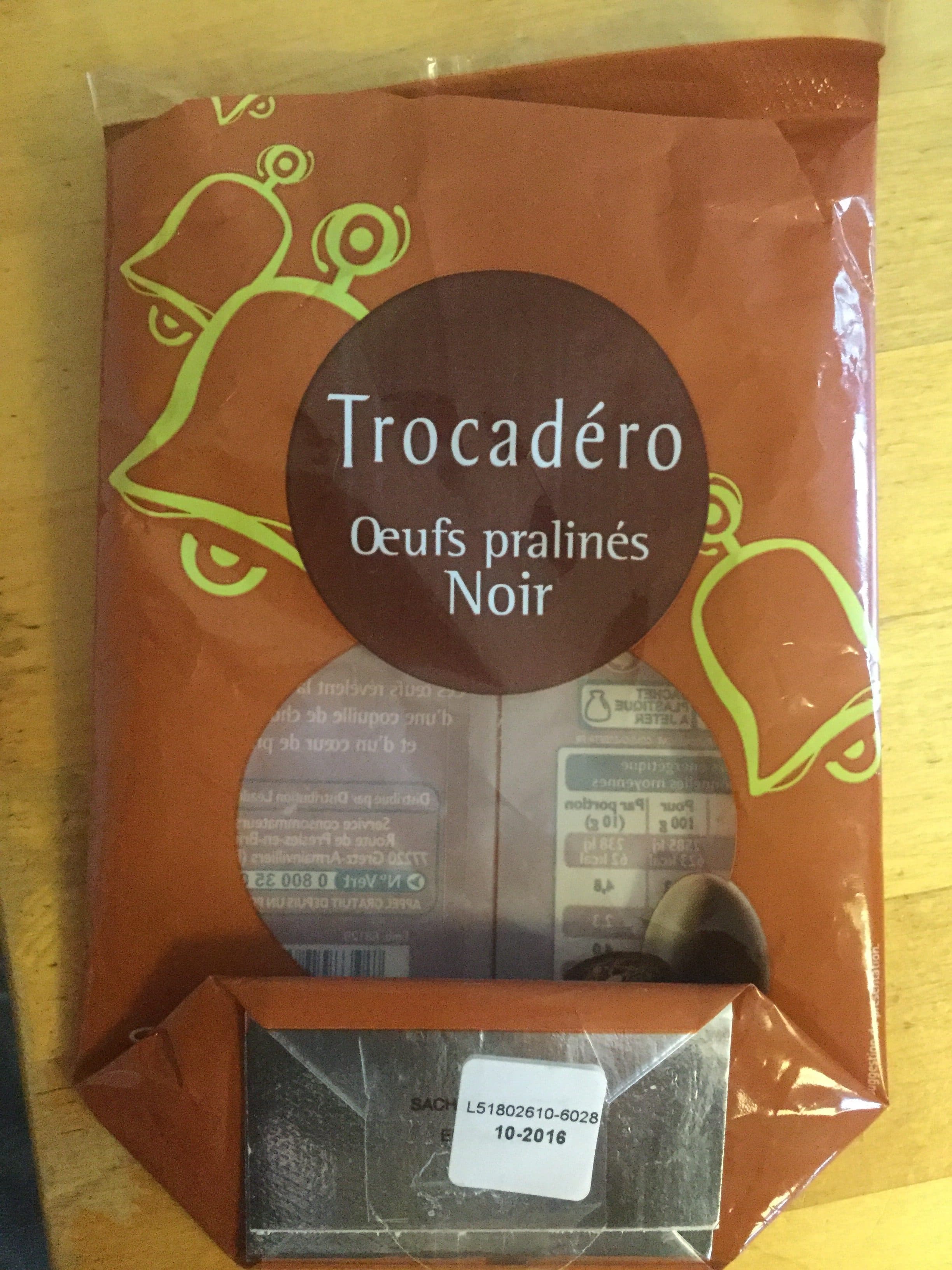 Trocadéro Oeufs pralinés noir packshot