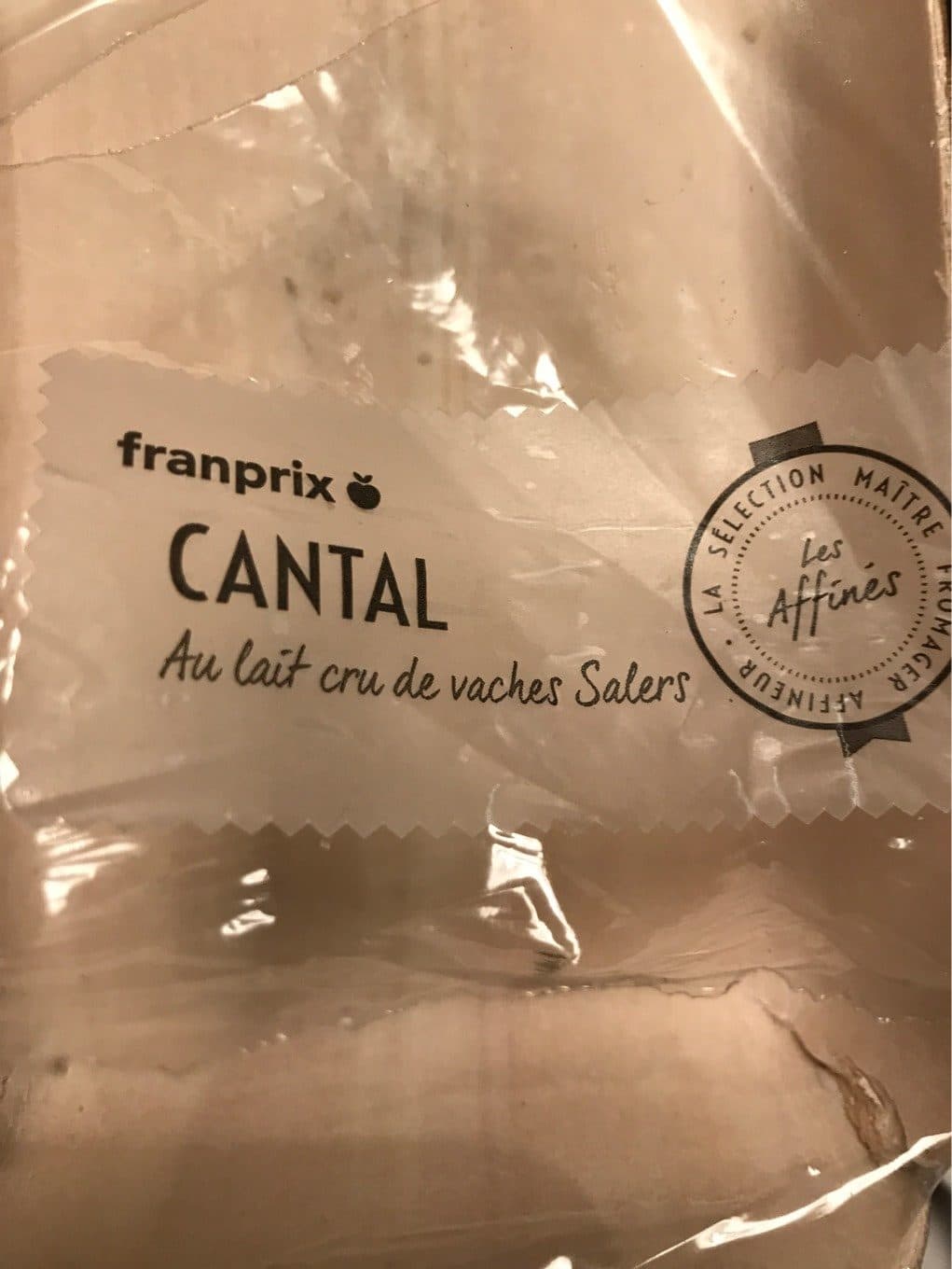 Franprix Cantal au lait cru de vaches Salers packshot