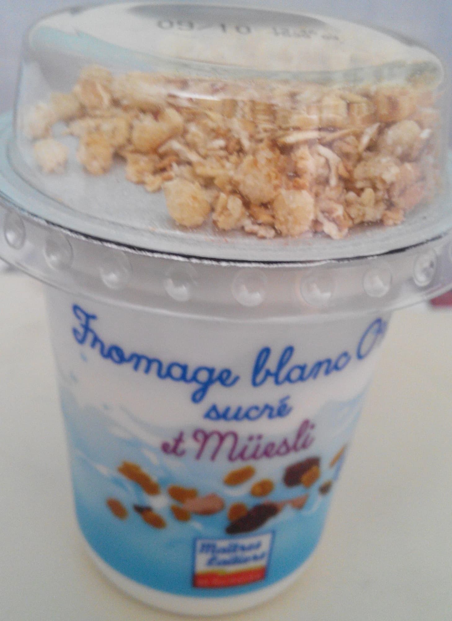 Maîtres Laitiers Fromage blanc 0 % sucré et Müesli packshot
