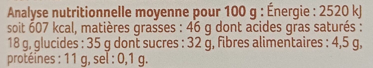 La Vie Claire Chocolat au lait à croquer noisettes entières packshot